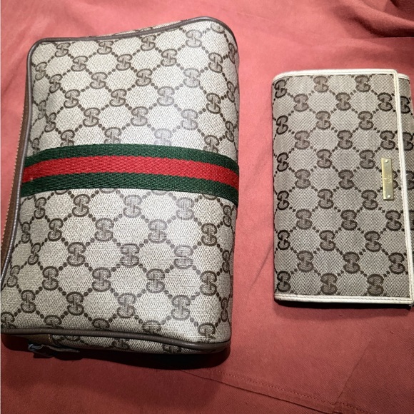 Gucci tan and brown Monogram Wallet - Picture 12 of 12